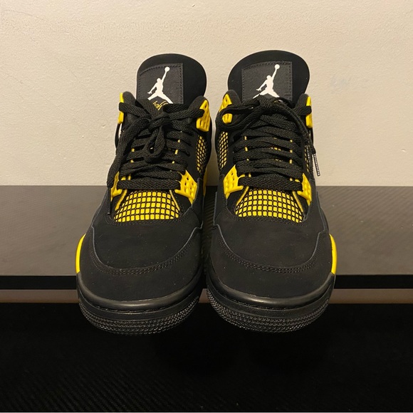 Air Jordan 4 “thunder” - Picture 2 of 5